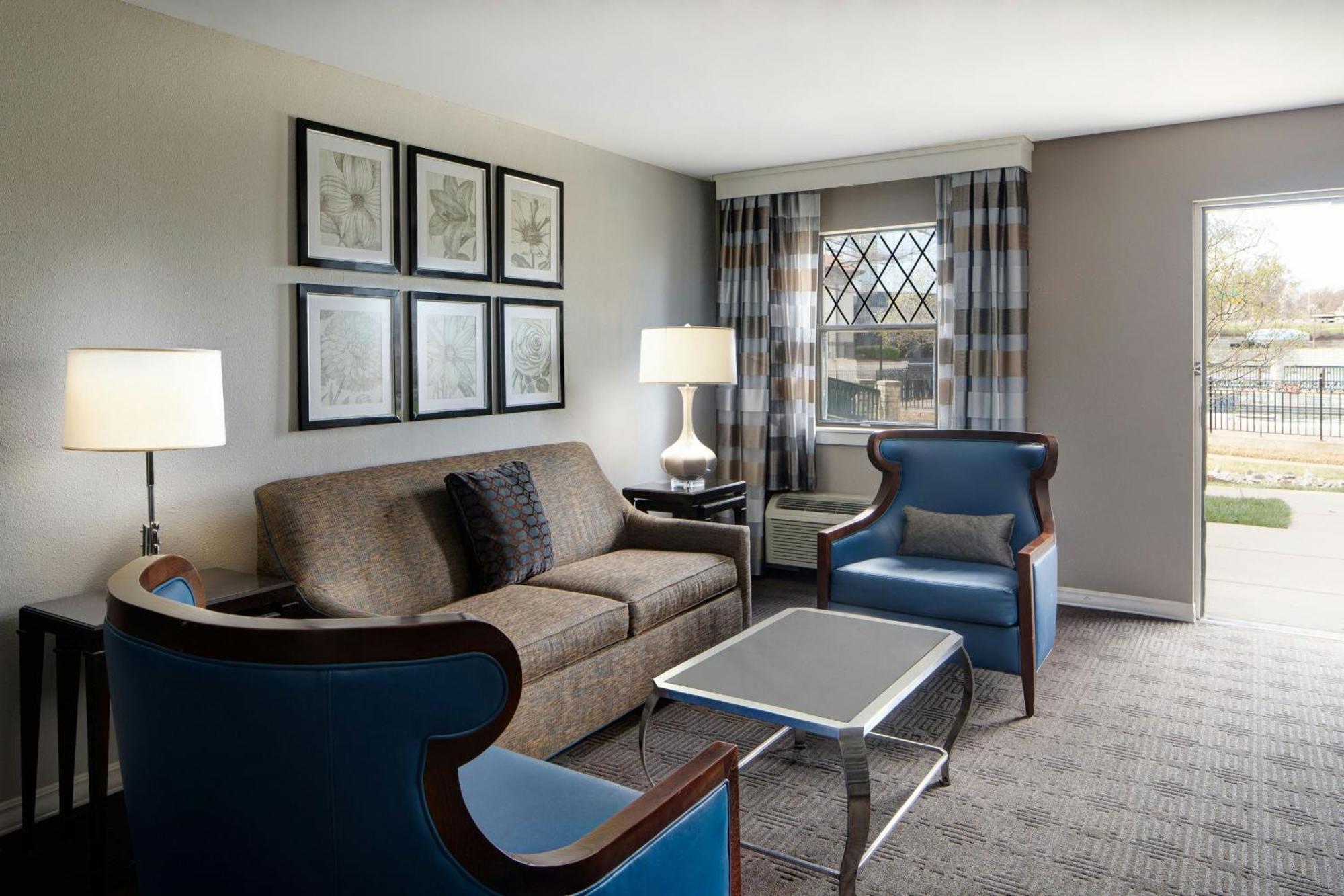 Hotel Sheraton Westport Lakeside 3*