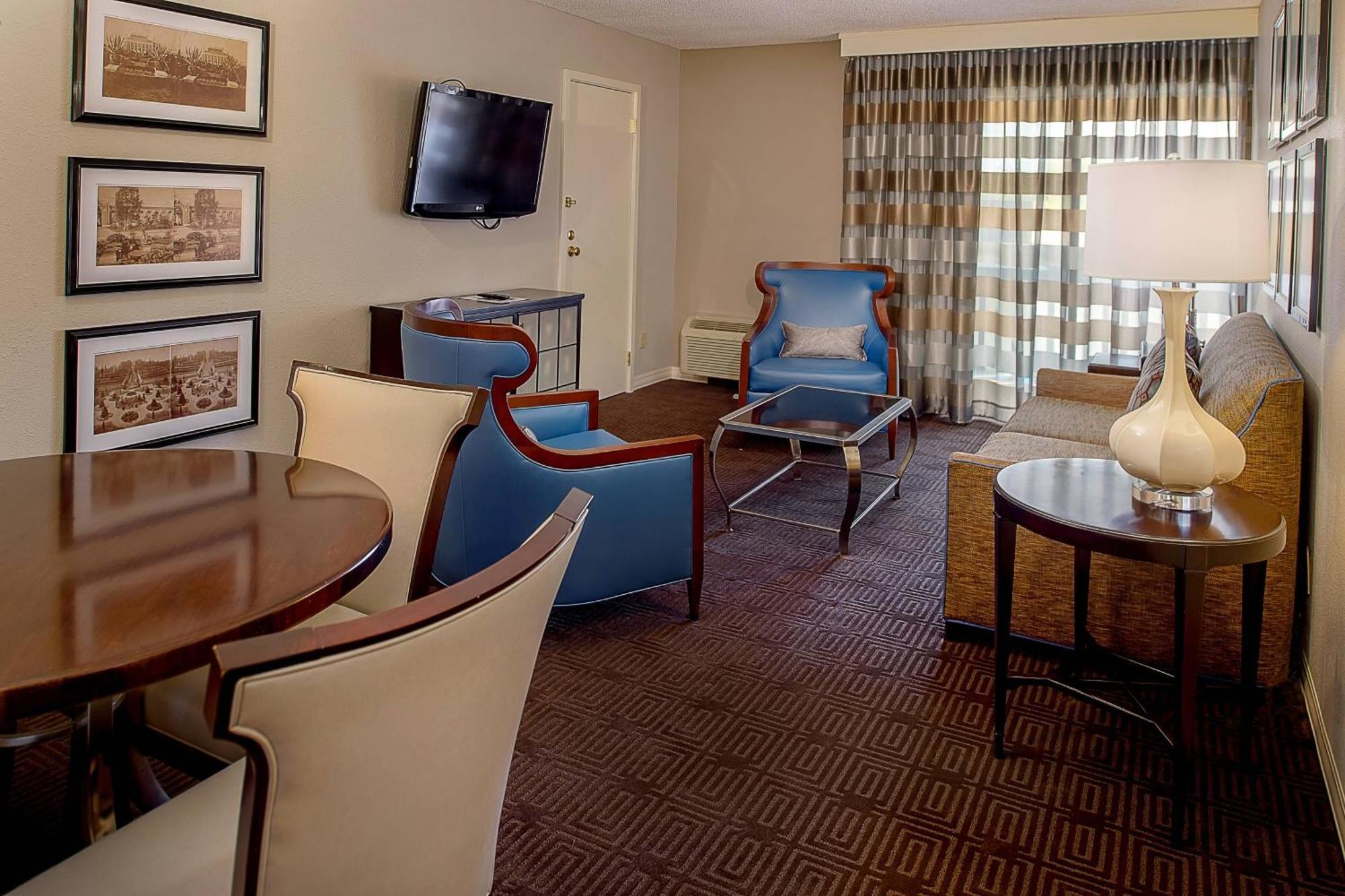 Sheraton Westport Lakeside Hotel