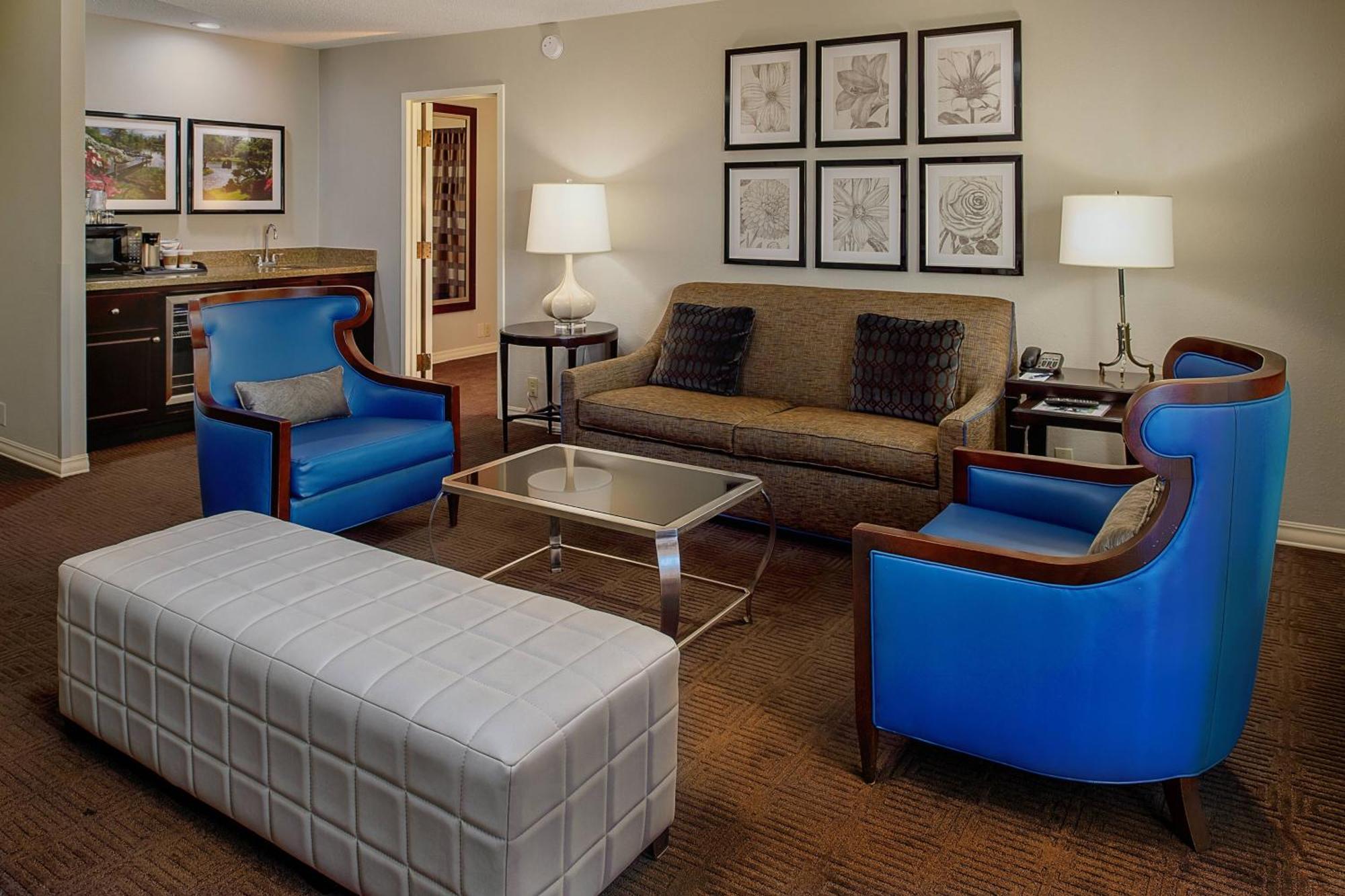Sheraton Westport Lakeside 3*