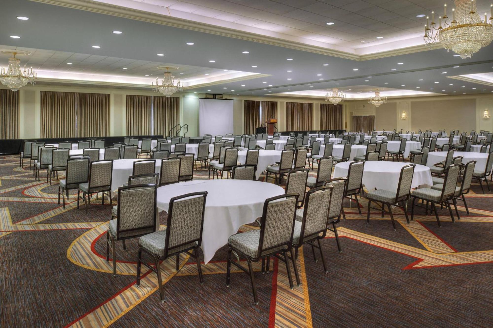 Hotel Sheraton Westport Lakeside Maryland Heights