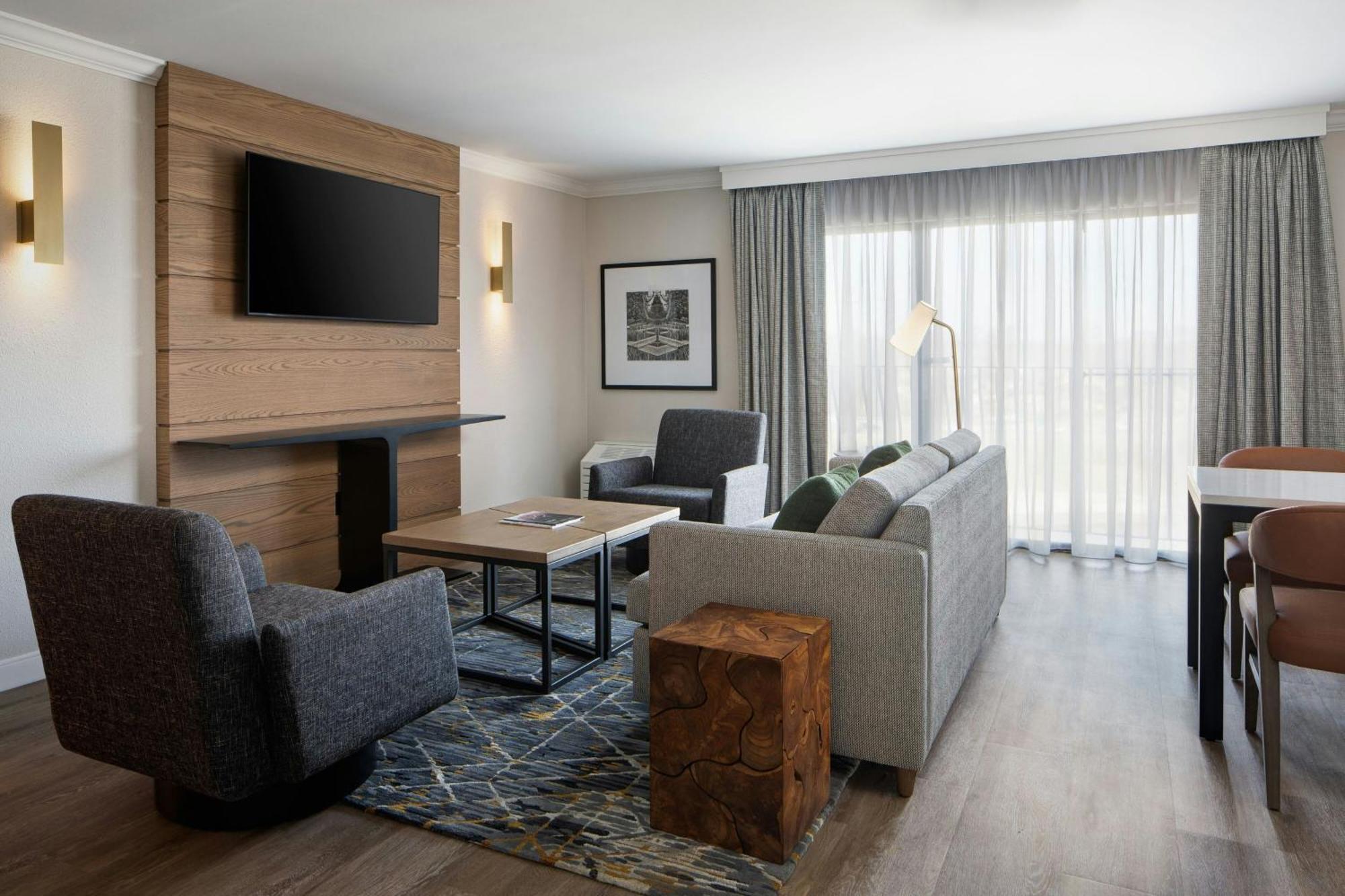 Hotel Sheraton Westport Lakeside Maryland Heights