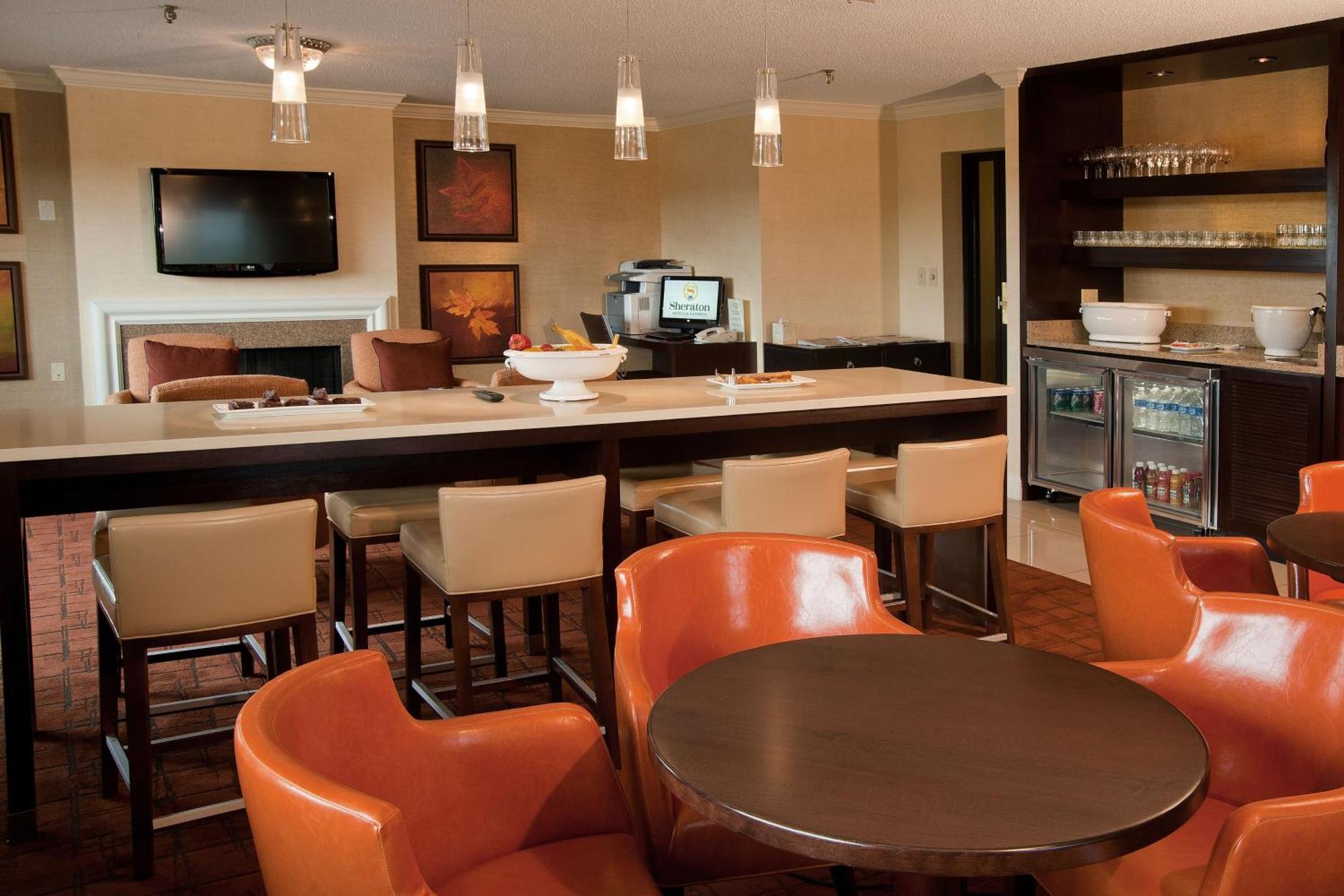 Sheraton Westport Lakeside 3*