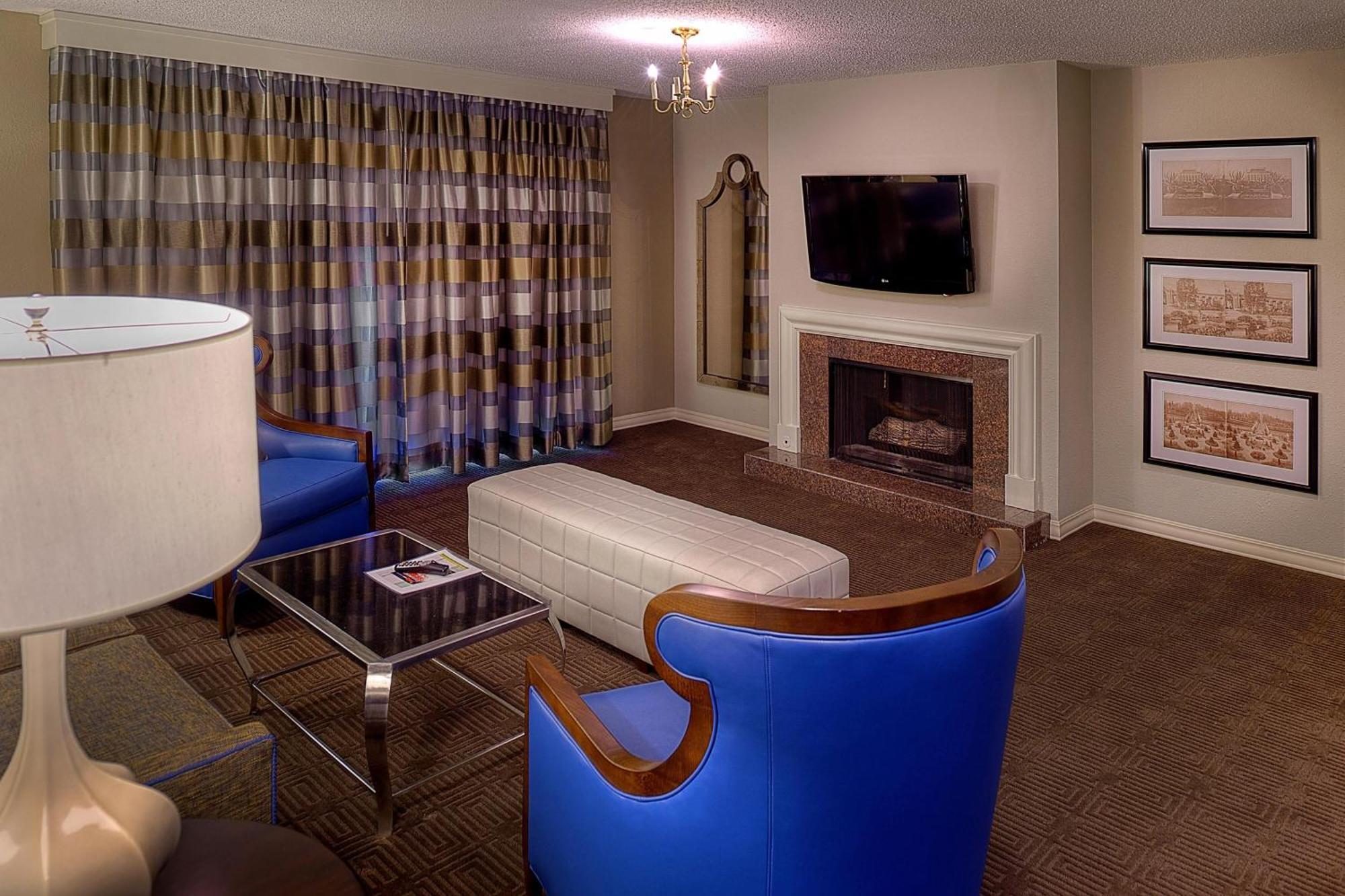 Sheraton Westport Lakeside Hotel