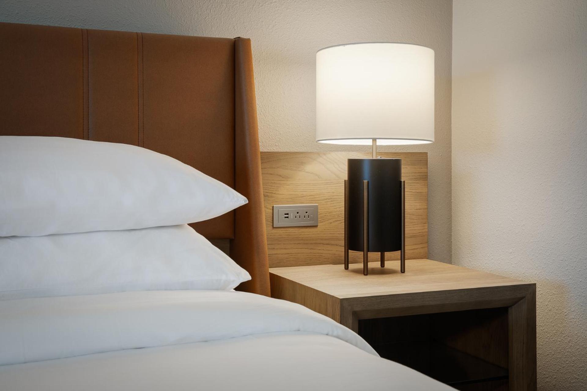 Sheraton Westport Lakeside 3*